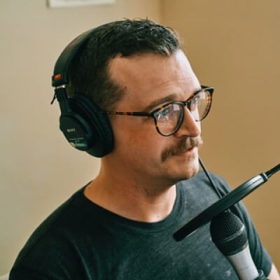 Podcaster Template Host Img 2